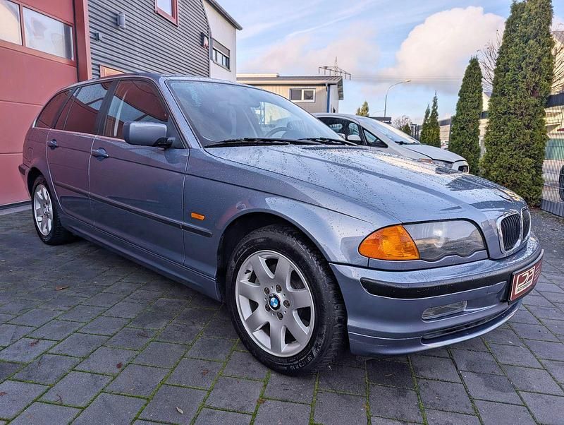 Gebraucht BMW 325 Sport Line 192 PS (141 kW) 2000 Blau Kombi