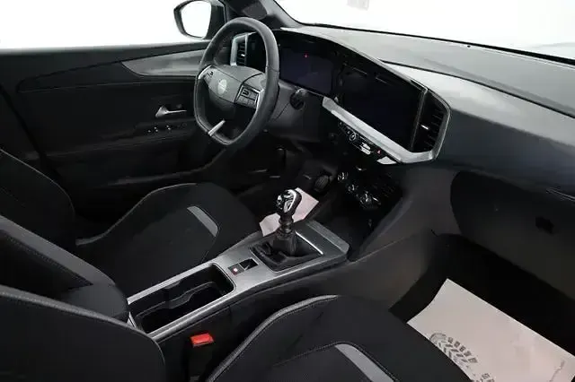Gebraucht Opel Mokka 136 PS (100 kW) 2025 Schwarz SUV