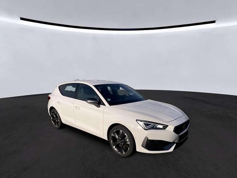 Candy weiß Gebraucht 2021 Cupra Leon Limousine | 20.990 € (Guter Preis) - Bild 1/2