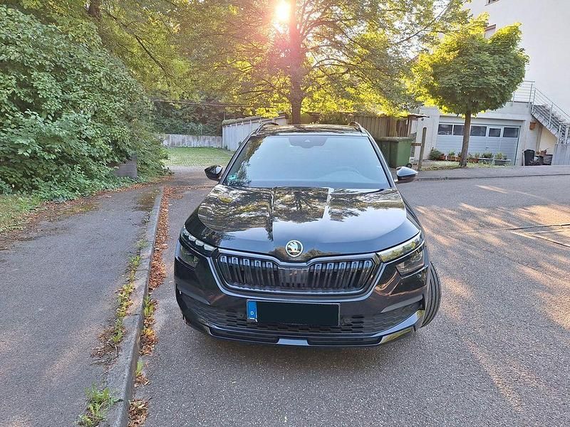 Schwarz Gebraucht 2020 Skoda Kamiq Monte Carlo SUV | 22.800 € (Fairer Preis) - Bild 1/4