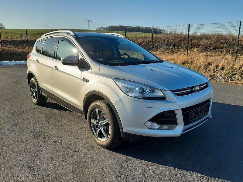 Usado Ford Kuga Titanium 179 HP (131 kW) 2015 Prateado SUV