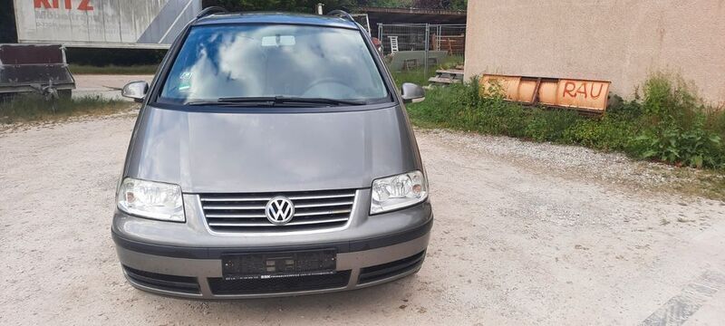 Grau Gebraucht 2008 VW Sharan Comfortline Van / Kleinbus | 1.950 € (Guter Preis) - Bild 1/4