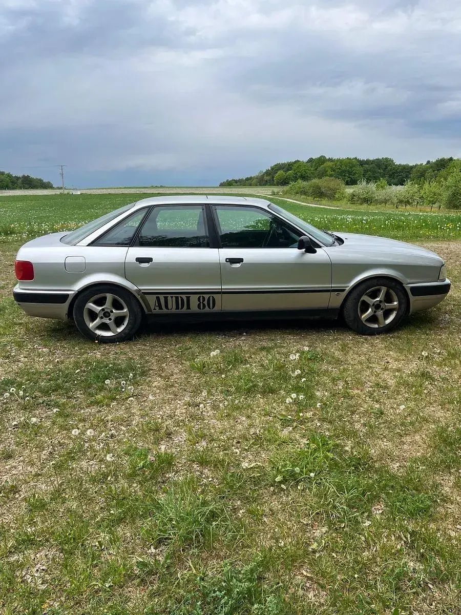 Käytetty Audi 80 116 HP (85 kW) 1994 Hopea Sedan