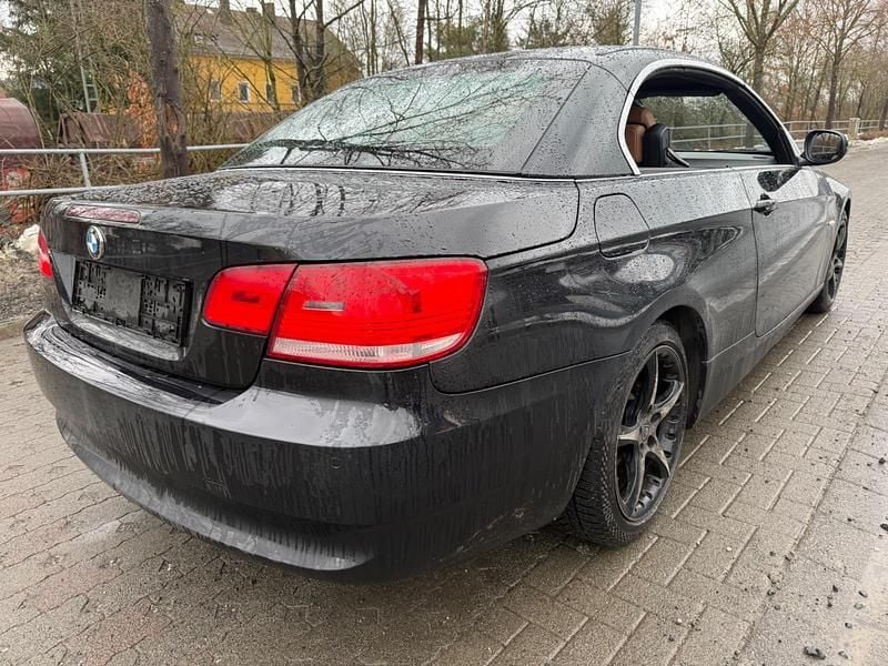 Gebraucht BMW 330 Cabriolet 272 PS (200 kW) 2009 Schwarz Cabrio