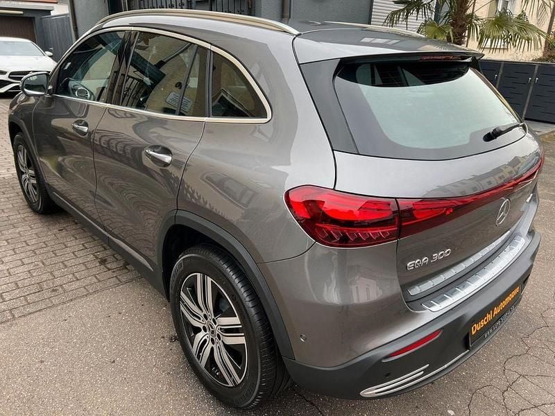 Gebraucht Mercedes EQA300 167 kW (228 PS) 2025 Grau SUV
