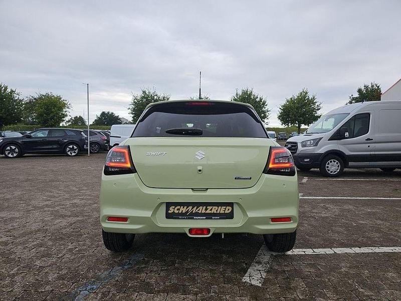 Neu Suzuki Swift Comfort 83 PS (61 kW) 2025 Gelb Kleinwagen