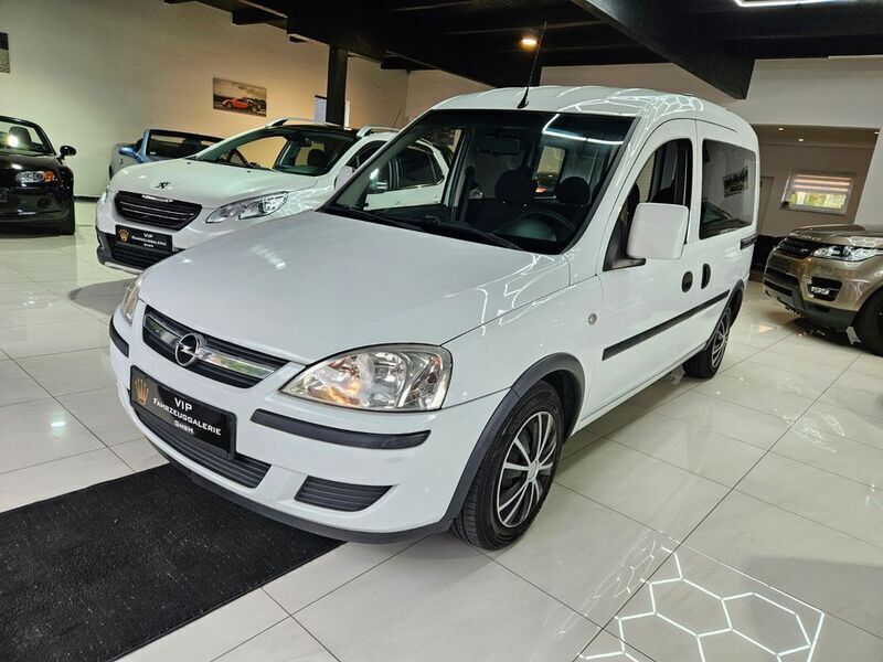 Weiß Gebraucht 2011 Opel Combo Business Van / Kleinbus | 4.999 € (Teuer) - Bild 1/4