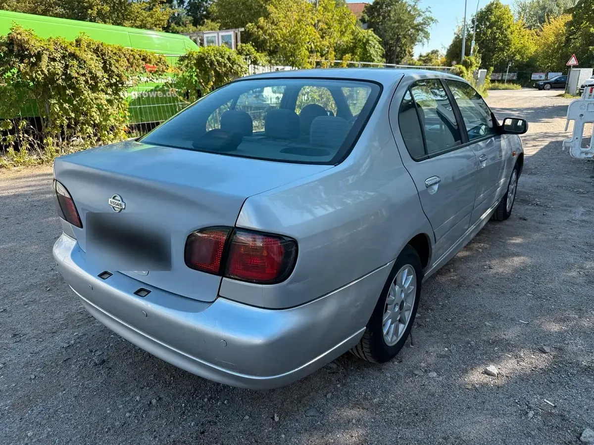 Gebraucht Nissan Primera 115 PS (84 kW) 2002 Silber Limousine