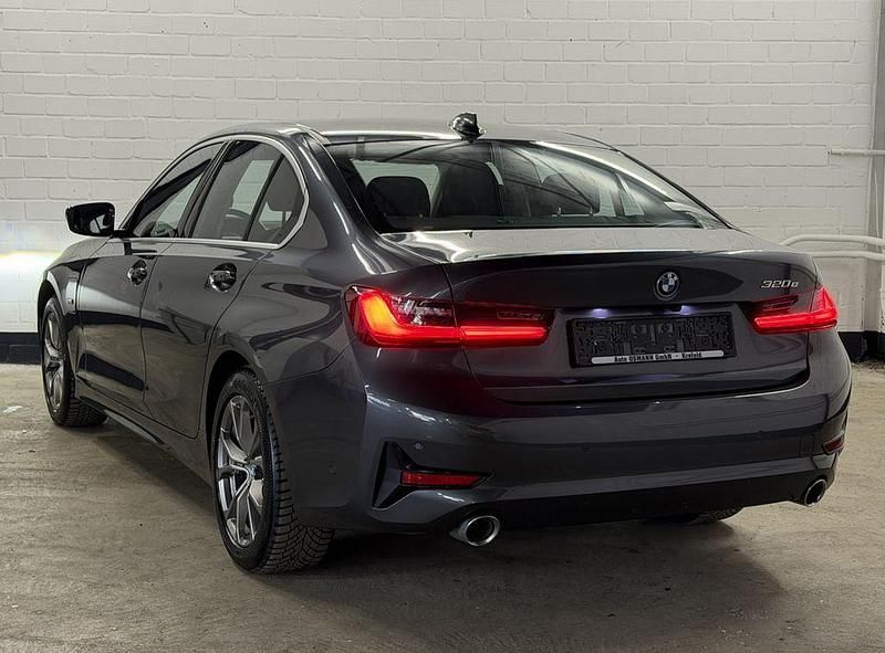 Gebraucht BMW 320e Advantage 204 PS (150 kW) 2021 Grau Limousine
