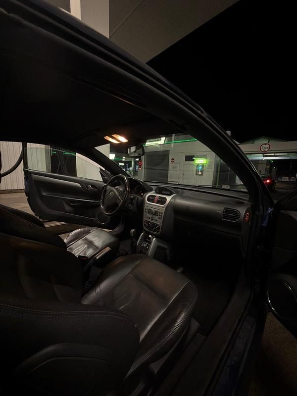 Gebraucht Opel Tigra 90 PS (66 kW) 2005 Blau Cabrio