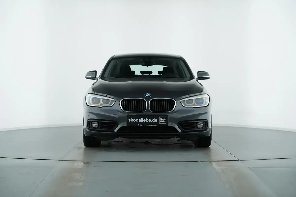 Gebraucht BMW 120 Advantage 184 PS (135 kW) 2017 Mineralgrau metallic Limousine