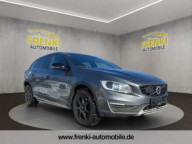 Gebraucht Volvo V60 CC Summum 190 PS (139 kW) 2017 Grau Kombi