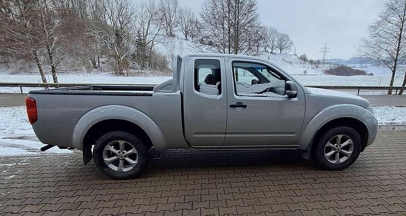 Silber Gebraucht 2013 Nissan Navara SE Abholung | 12.500 € (Fairer Preis) - Bild 1/4