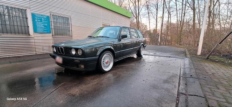 Gebraucht BMW 325 170 PS (125 kW) 1988 Grün Kombi