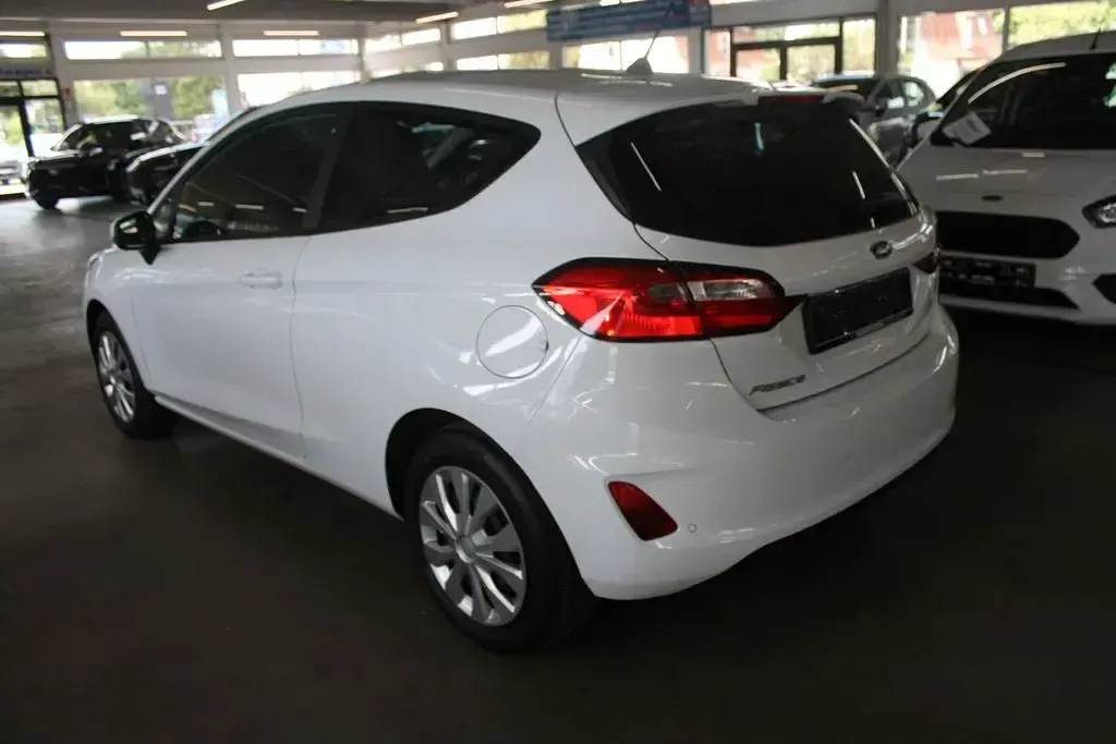 Gebraucht Ford Fiesta Trend 75 PS (55 kW) 2022 Weiß Kleinwagen