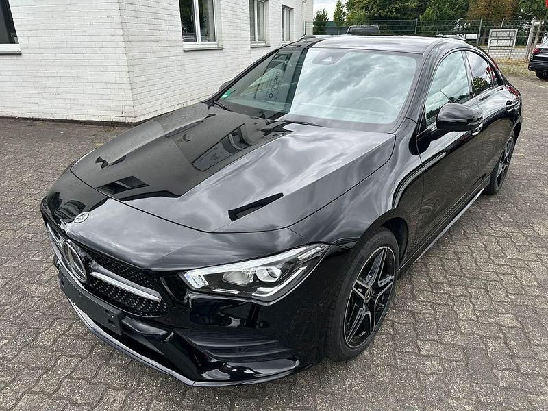 Schwarz Gebraucht 2021 Mercedes CLA250e AMG line Limousine | 27.450 € (Fairer Preis) - Bild 1/4