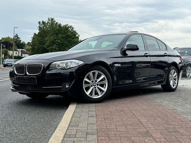 Schwarz Gebraucht 2012 BMW 530 Shadowline Limousine | 18.500 € (Fairer Preis) - Bild 1/4