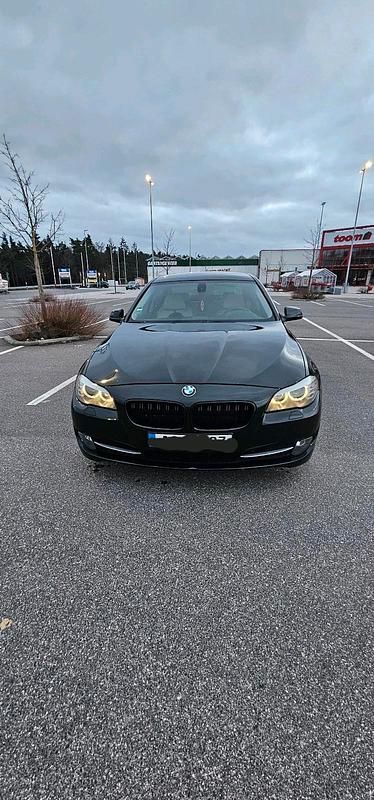 Gebraucht BMW 520 184 PS (135 kW) 2011 Schwarz Limousine
