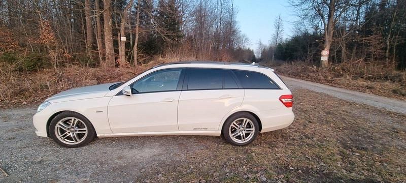 Gebraucht Mercedes 250 204 PS (150 kW) 2011 Weiß Limousine