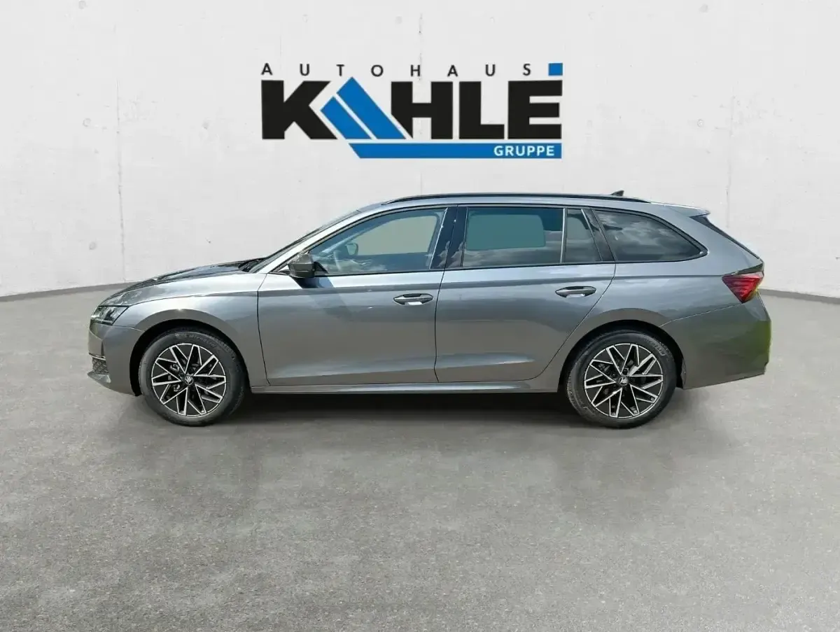 Neu Skoda Octavia 150 PS (110 kW) 2026 Grau Kombi