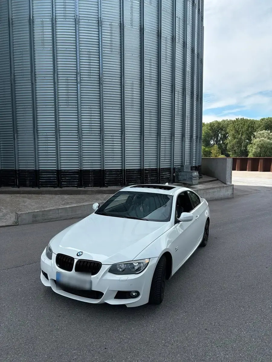 Gebraucht BMW 335 M Sport 306 PS (225 kW) 2011 Weiß Coupé
