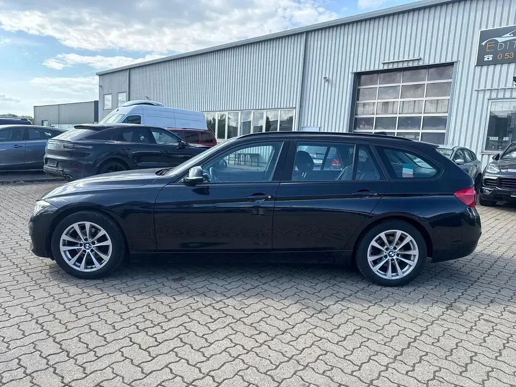 Gebraucht BMW 320 Advantage 184 PS (135 kW) 2018 Schwarz Limousine