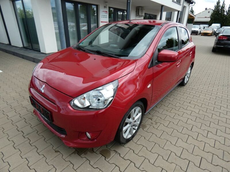 Rot Gebraucht 2013 Mitsubishi Space Star Limousine | 2.490 € (Superpreis) - Bild 1/4