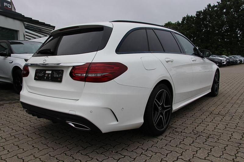 Gebraucht Mercedes C220 AMG line 194 PS (142 kW) 2021 Weiß Limousine