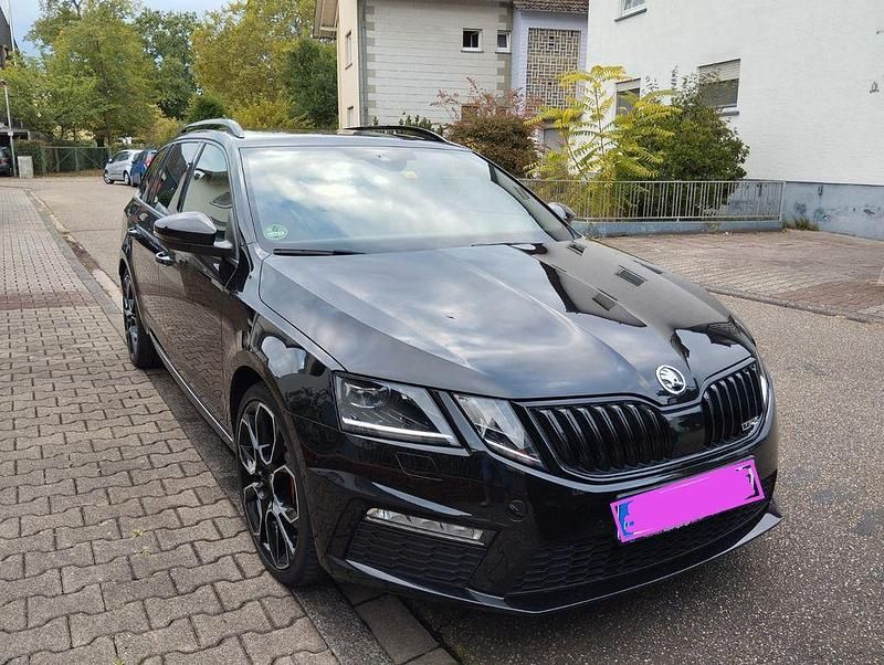 Schwarz Gebraucht 2019 Skoda Octavia RS Kombi | 23.900 € (Fairer Preis) - Bild 1/4