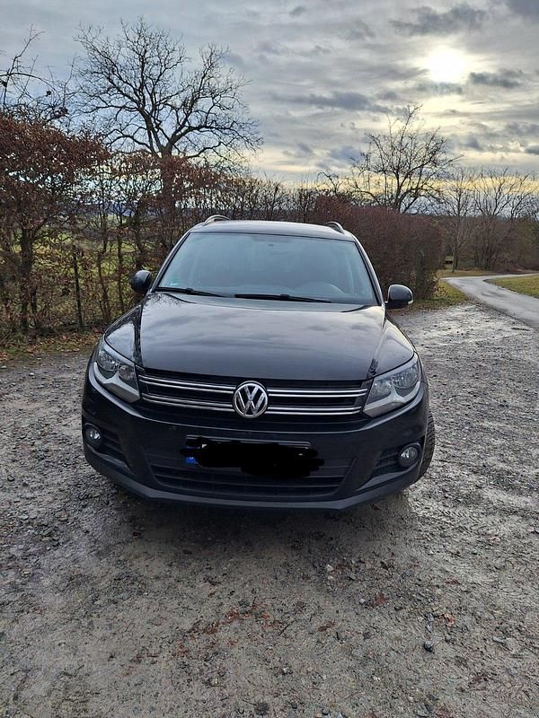 Gebraucht VW Tiguan Trendline 125 PS (91 kW) 2016 Schwarz SUV