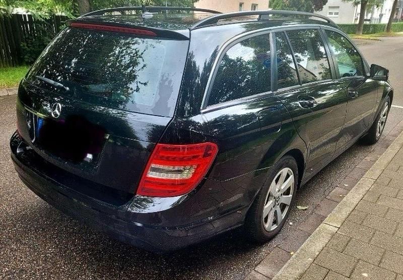 Gebraucht Mercedes C200 Elegance 136 PS (100 kW) 2013 Schwarz Kombi