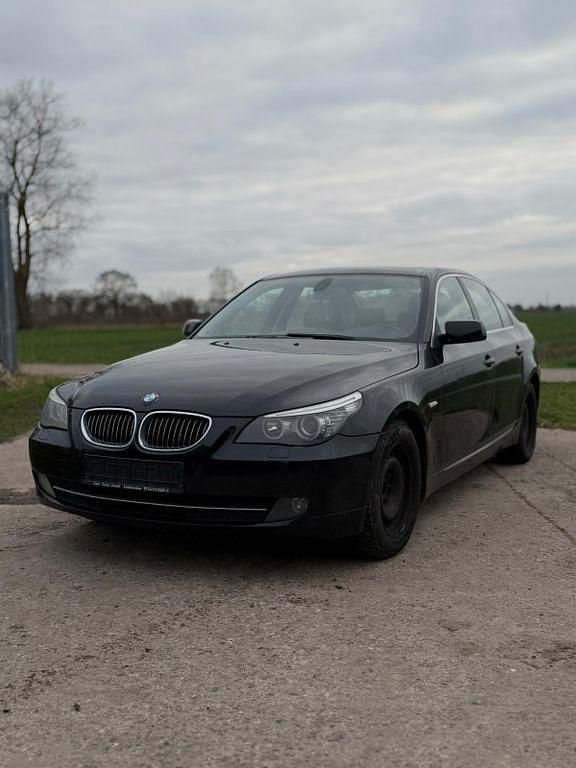 Gebraucht BMW 523 Exclusive 190 PS (139 kW) 2008 Schwarz Limousine