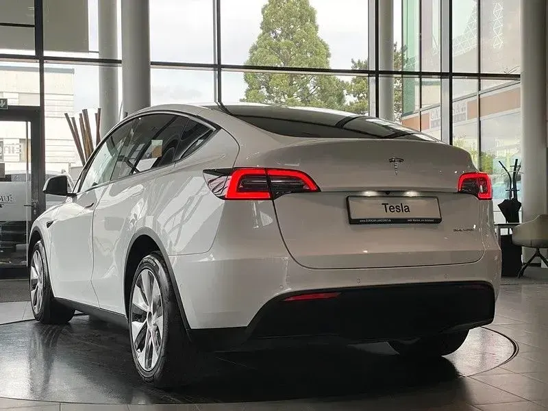 Usata Tesla Model Y Long Range AWD 378 kW (514 CV) 2022 Bianco SUV