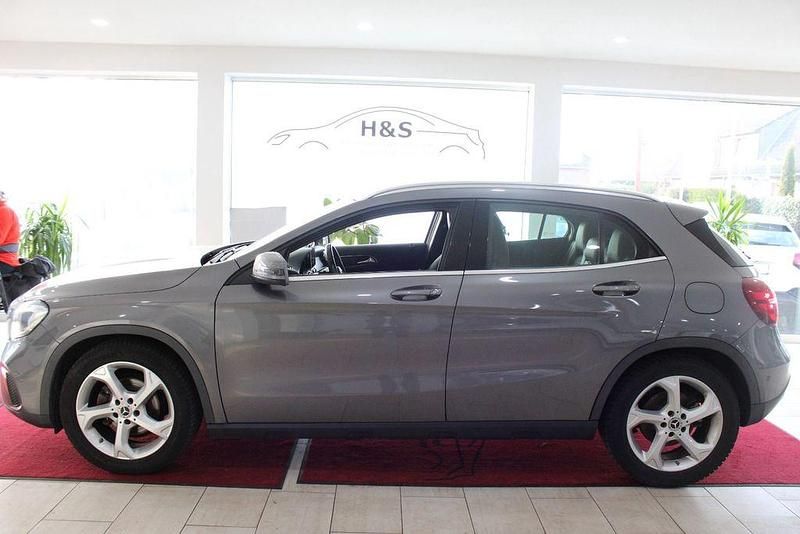Gebraucht Mercedes GLA180 StreetStyle 122 PS (89 kW) 2017 Grau SUV