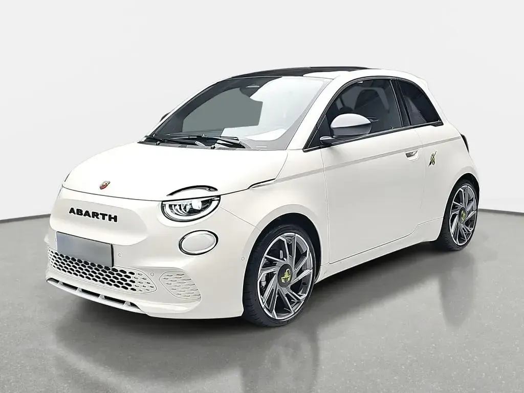Neu Abarth 500e Turismo 114 kW (155 PS) 2026 Antidote white Kleinwagen