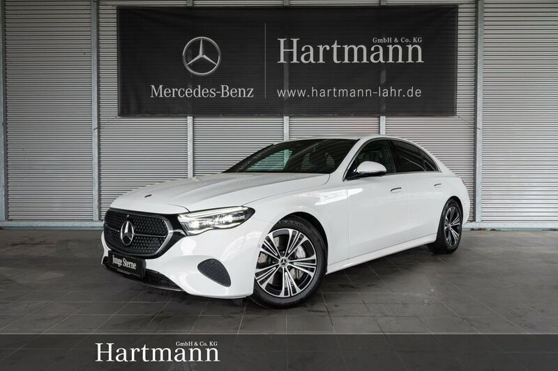 Polarweiß Gebraucht 2024 Mercedes E450 Avantgarde Limousine | 65.750 € (Fairer Preis) - Bild 1/4
