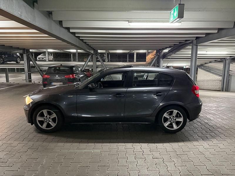 Gebraucht BMW 116 122 PS (89 kW) 2005 Grau Kleinwagen