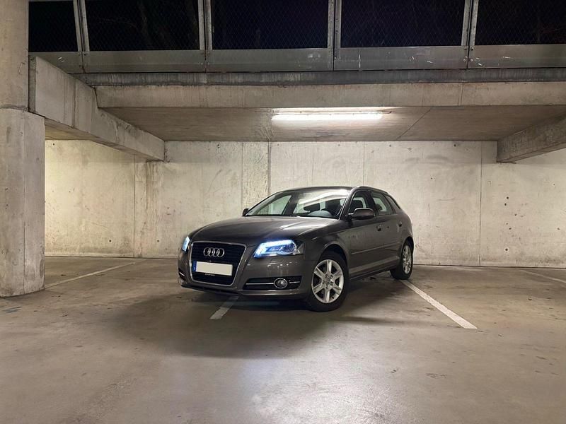 Grau Gebraucht 2013 Audi A3 Kombi | 8.100 € (Fairer Preis) - Bild 1/4