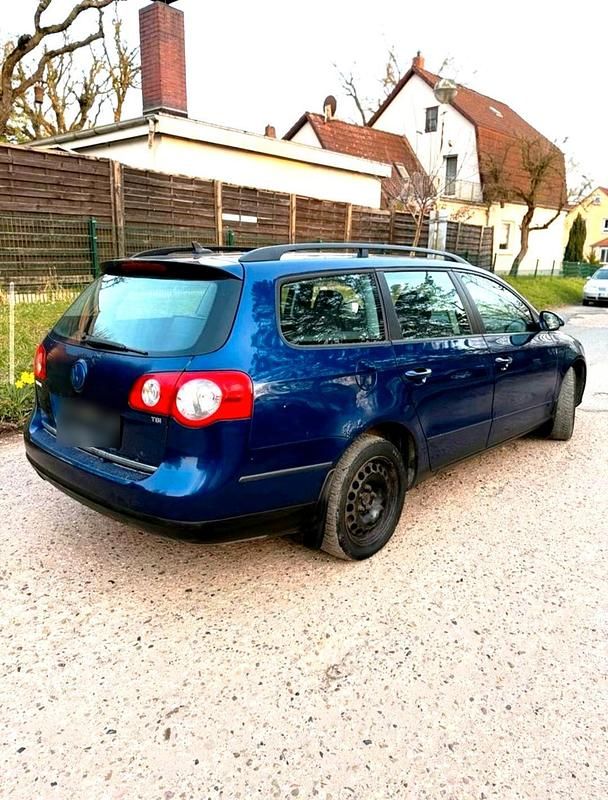 Usata VW Passat 122 CV (89 kW) 2008 Blu Station wagon