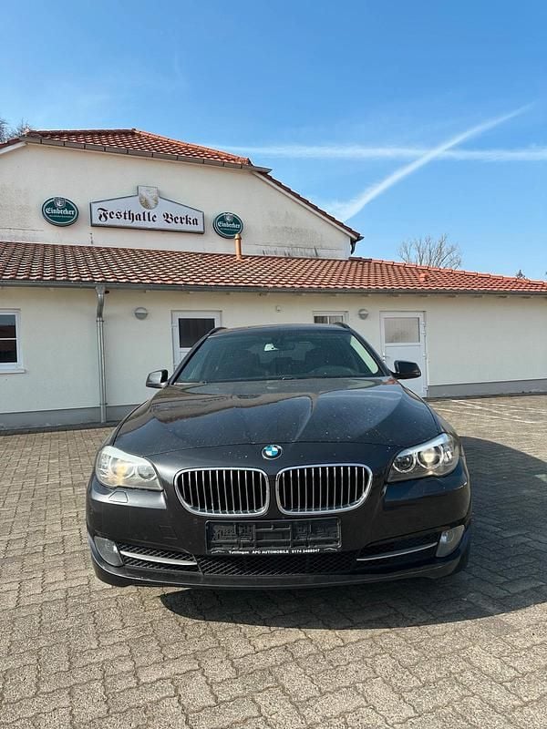 Gebraucht BMW 520 183 PS (134 kW) 2011 Grau Kombi
