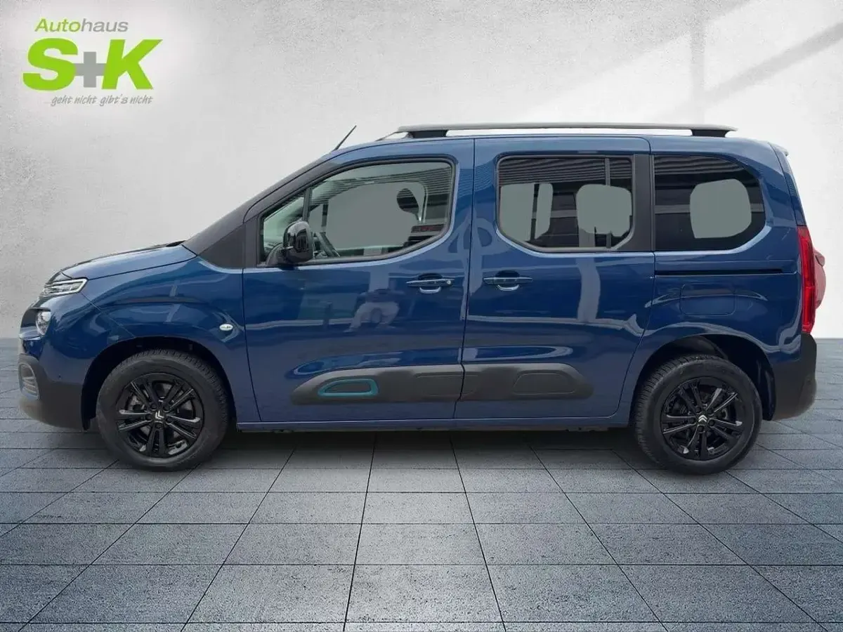 Gebraucht Citroën e-Berlingo Shine 100 kW (136 PS) 2023 Lackierung nachtblau/typ auss Van / Kleinbus