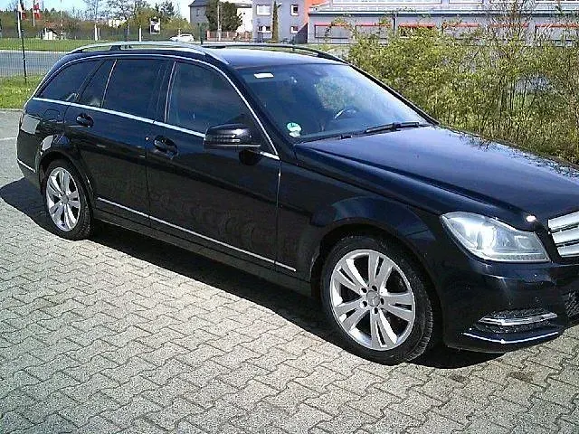 Gebraucht Mercedes C300 231 PS (169 kW) 2014 Schwarz Kombi