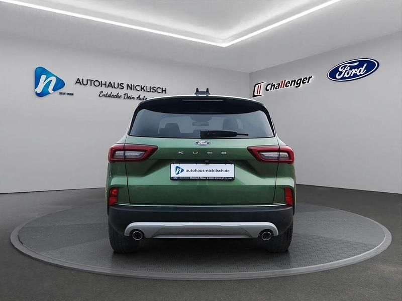 Neu Ford Kuga Titanium 151 PS (111 kW) 2026 Grün SUV