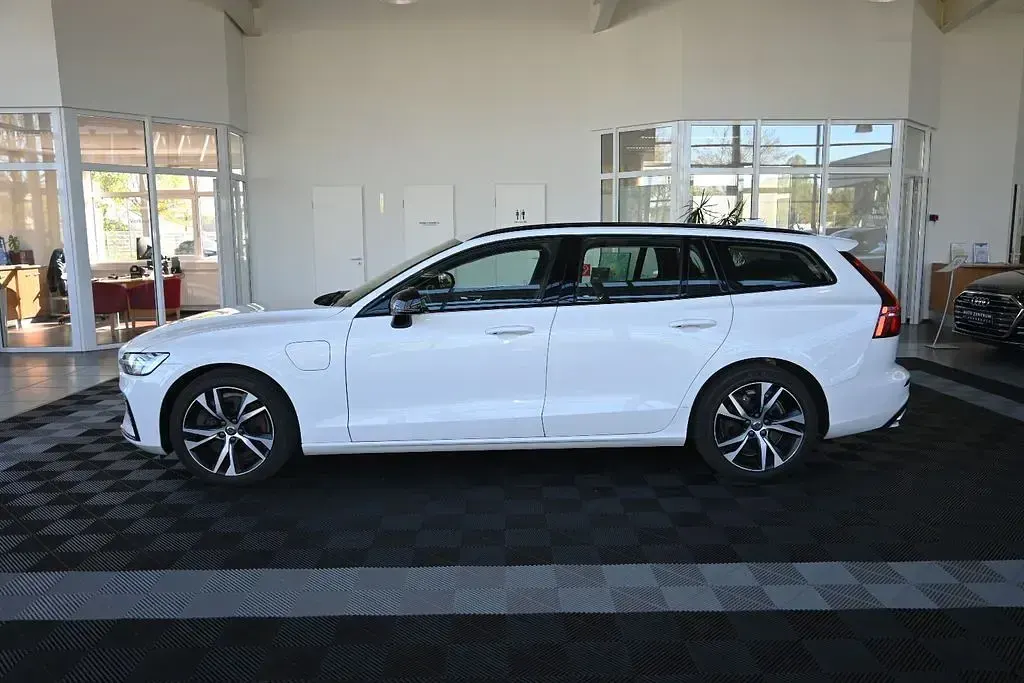 Gebraucht Volvo V60 R-Design 341 PS (250 kW) 2020 Weiß Kombi