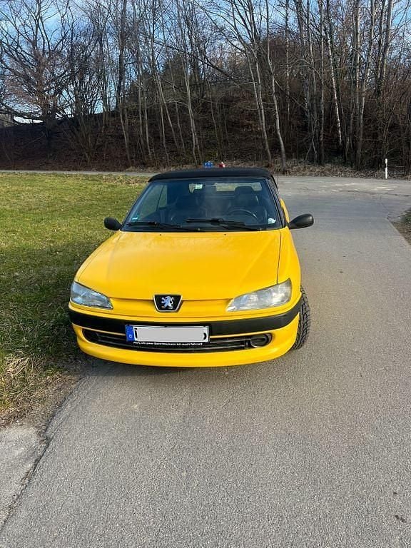 Gebraucht Peugeot 306 Cabriolet 88 PS (64 kW) 1998 Gelb Cabrio