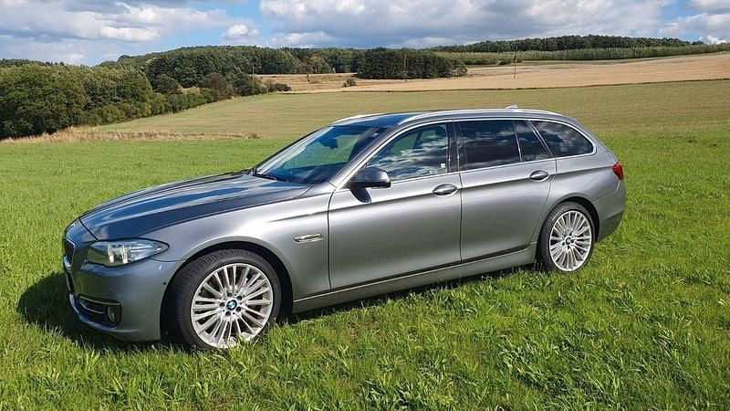 Grau Gebraucht 2014 BMW 535 Luxury Line Kombi | 16.599 € (Fairer Preis) - Bild 1/4