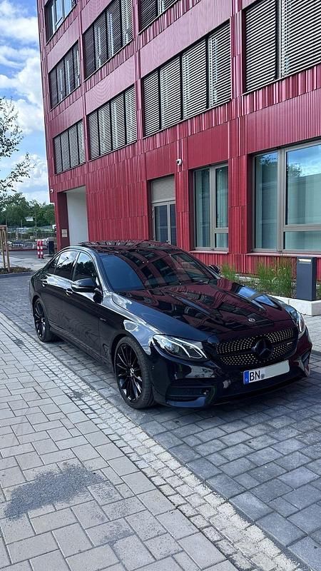 Schwarz Gebraucht 2019 Mercedes E53 AMG AMG Limousine | 35.999 € (Fairer Preis) - Bild 1/4
