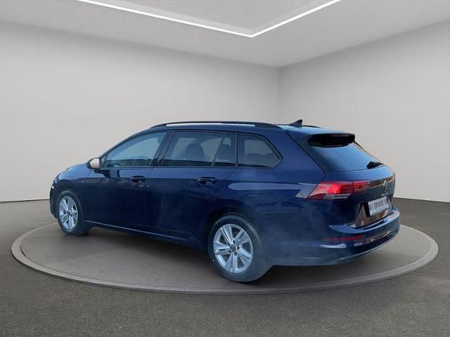 Gebraucht VW Golf VIII Life 150 PS (110 kW) 2021 Atlantik blue metallic Kombi