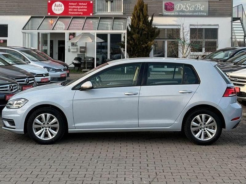 Gebraucht VW Golf VII 110 PS (80 kW) 2017 Silber Limousine