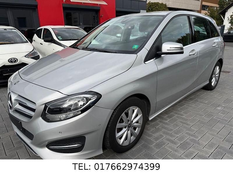 Silber Gebraucht 2018 Mercedes B180 Van / Kleinbus | 13.990 € (Guter Preis) - Bild 1/4